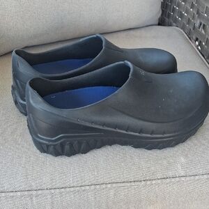 Black Slip-On Clogs